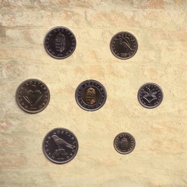 2005. vi extra verdefnyes BU (Brilliant Uncirculated) forgalmi sor