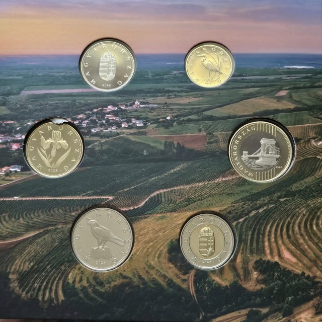 2025. �vi t�k�rveret (proof) forgalmi sor