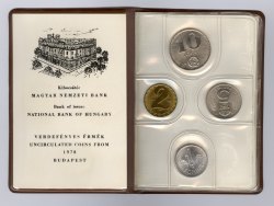 1978. évi műbőrtokos lapozós forgalmi sor
