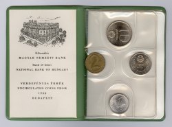 1980. évi műbőrtokos lapozós forgalmi sor