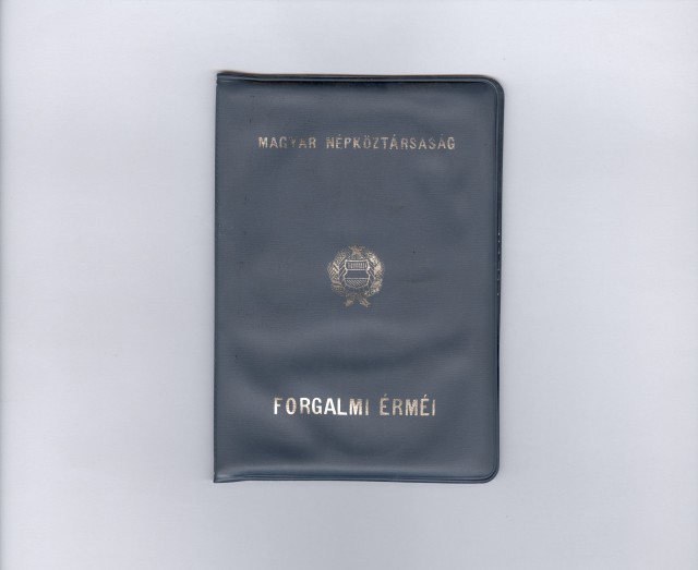 1981. évi műbőrtokos lapozós forgalmi sor