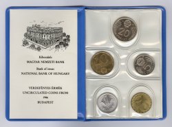 1986. évi műbőrtokos lapozós forgalmi sor