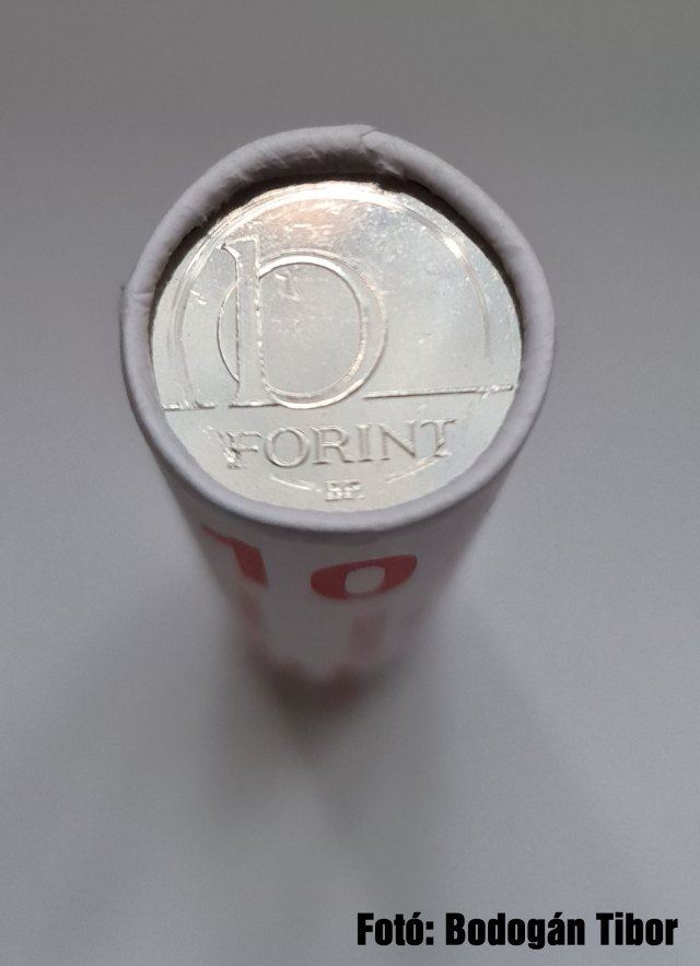 2020-as 10 forintos rolni - (2020 10 forintos rolni)