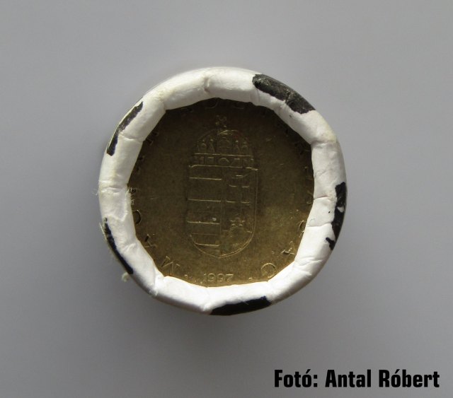 1997-es 1 forintos rolni - (1997 1 forintos rolni)
