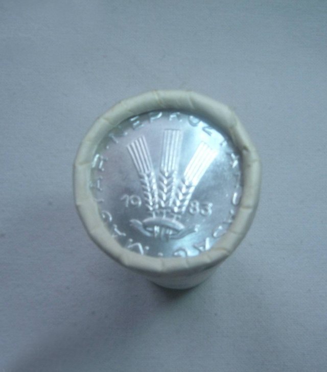 1983-as 20 fillres rolni - (1983 20 fillr rolni)