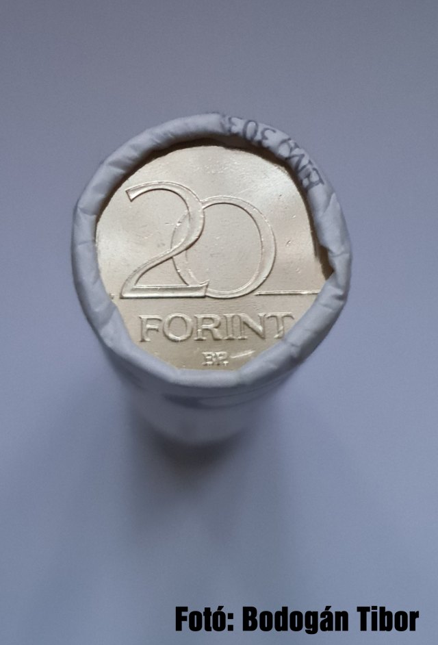 2020-as 20 forintos rolni - (2020 20 forintos rolni)